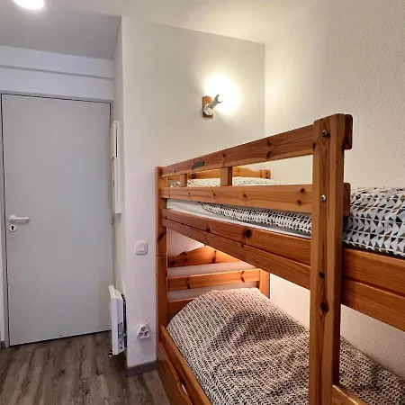 Appartement Centre Ville, T2 Avec Terrasse Et Parking Couvert. *