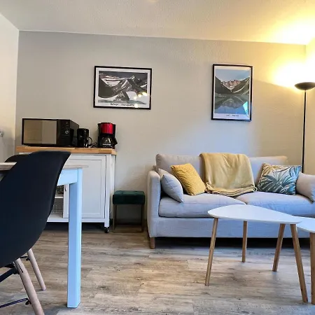 Centre Ville, T2 Avec Terrasse Et Parking Couvert. * コテレ