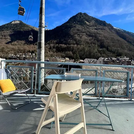 Centre Ville, T2 Avec Terrasse Et Parking Couvert. Appartement Cauterets