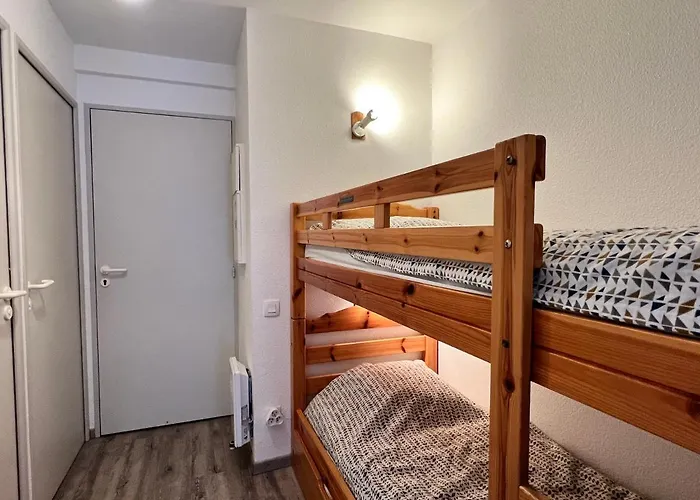 Daire Centre Ville, T2 Avec Terrasse Et Parking Couvert. *